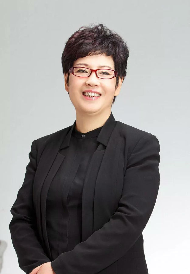 赵依芳.jpg